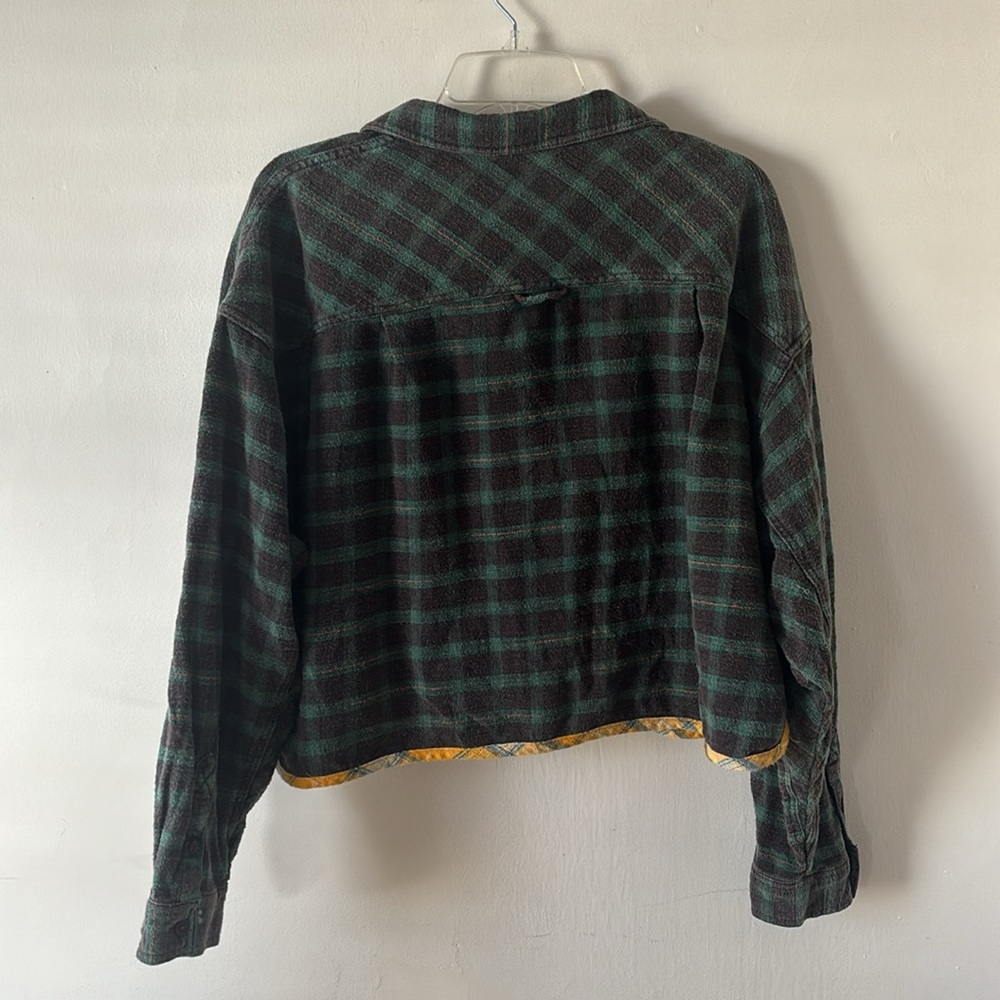 BDG Green and Black Plaid Cropped Shirt - Picture 10 of 10